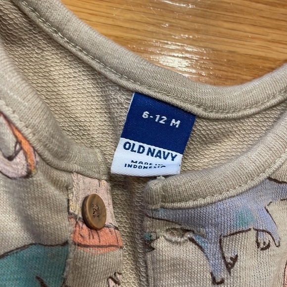 GOOD; 
Output: OLD NAVY Romper in Good Condition for 6-12 Months - Picture 2 of 2
